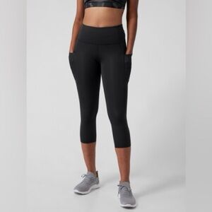 Athleta Black Ultimate Stash High Rise Pocket Crop Leggings Running Yoga Workout